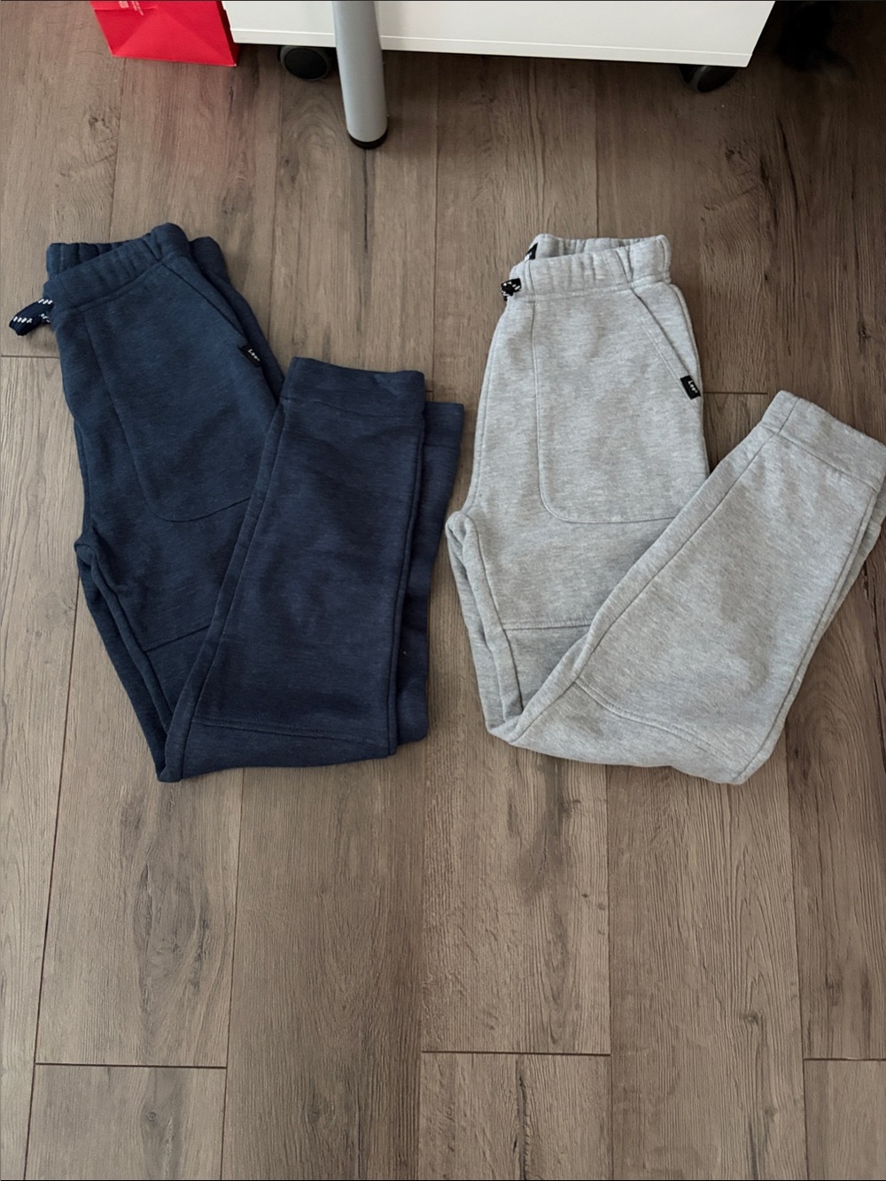 2 Lee Kids Jogger Pants with Pockets. Navy and Light Gray. Boy’s size M 10/12